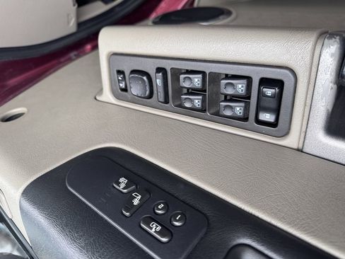 Used 2004 HUMMER H2 w/ Preferred Equipment Group image 11