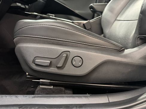Used 2023 Kia Niro SX Touring FWD image 20
