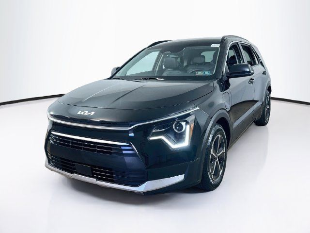Used 2023 Kia Niro EX w/ EX Cold Weather Package FWD image 3
