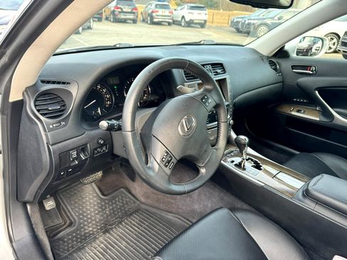 Used 2010 Lexus IS 350C image 19