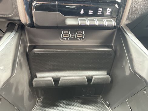 Used 2021 RAM 1500 Laramie w/ Sport Appearance Package AWD/4WD image 29