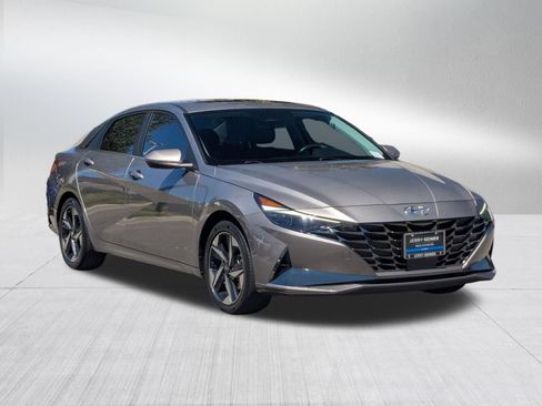 Used 2023 Hyundai Elantra Limited image 7