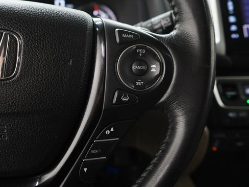 Used 2016 Honda Pilot Touring image 32