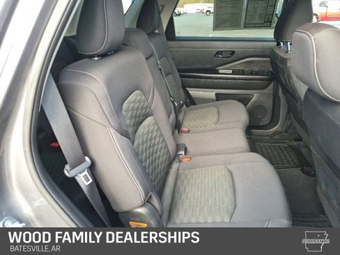 Used 2023 Nissan Pathfinder SV image 30