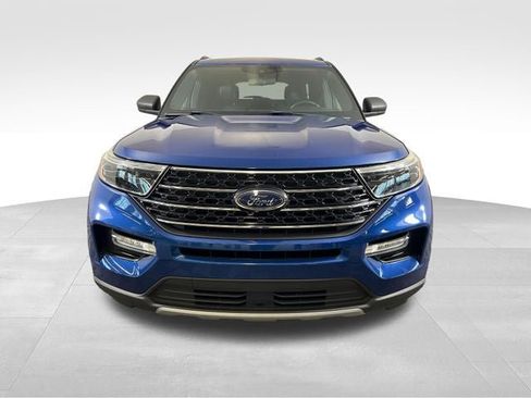 Used 2020 Ford Explorer XLT w/ Equipment Group 202A AWD/4WD image 8