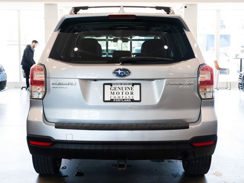 Used 2017 Subaru Forester 2.5i Premium w/ All-Weather Package image 5