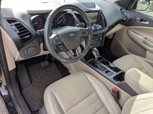 Used 2019 Ford Escape Titanium image 16