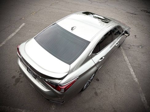 Used 2021 Lexus ES 300h w/ Premium Package FWD image 9