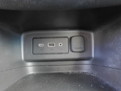 Used 2024 Chevrolet Equinox LT w/ LPO, Floor Liner Package image 29