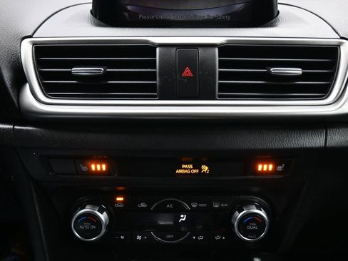 Used 2017 MAZDA MAZDA3 Touring image 18