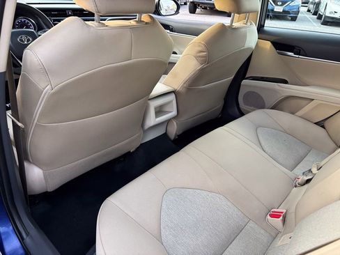 Used 2018 Toyota Camry LE image 31