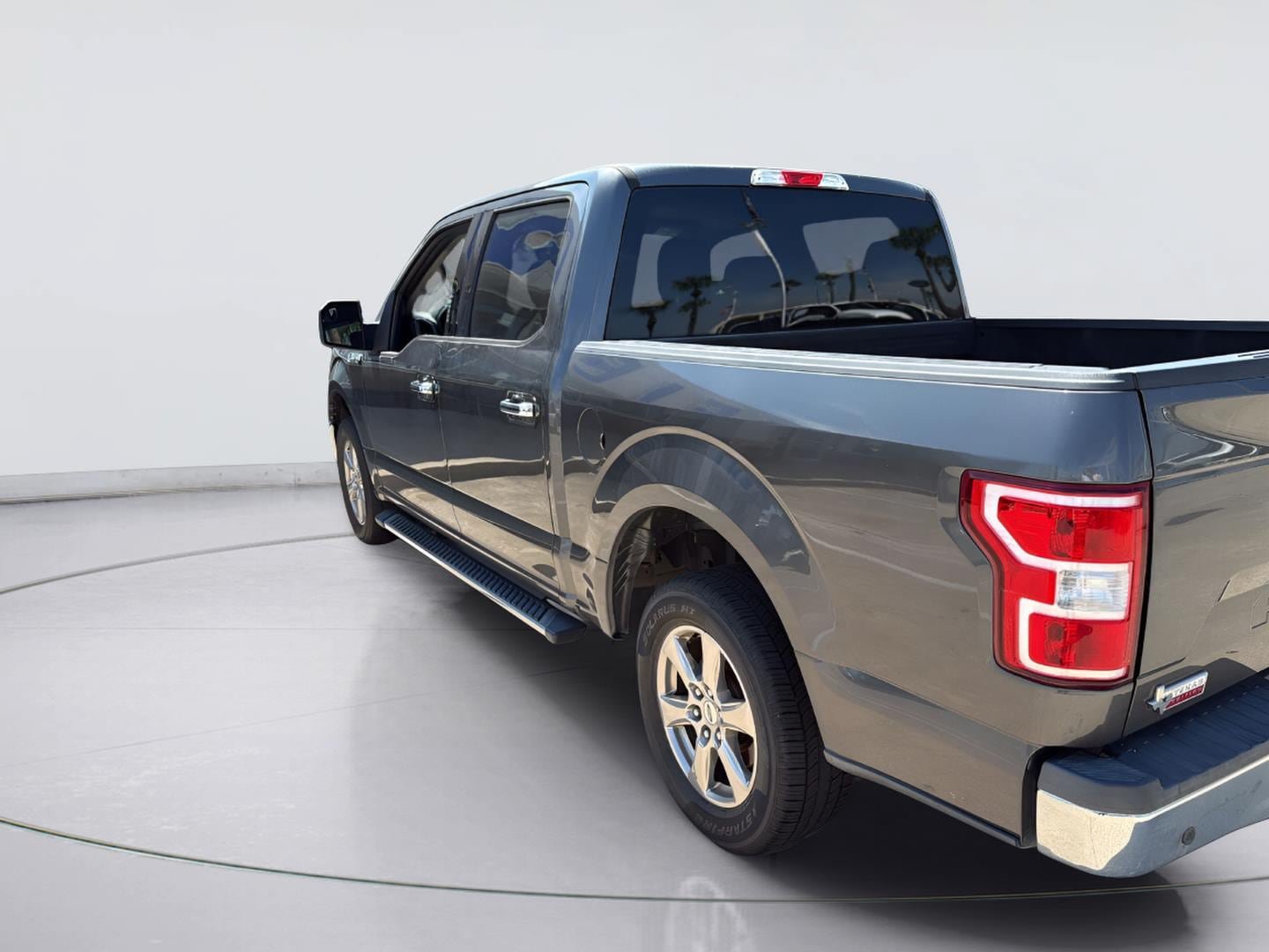 Used 2018 Ford F150 XLT w/ Equipment Group 301A Mid RWD image 6