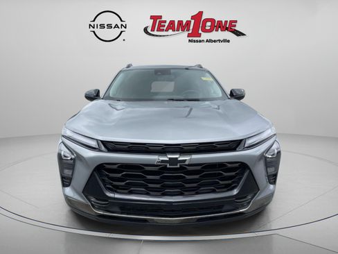Used 2024 Chevrolet Trax ACTIV w/ Driver Confidence Package FWD image 2