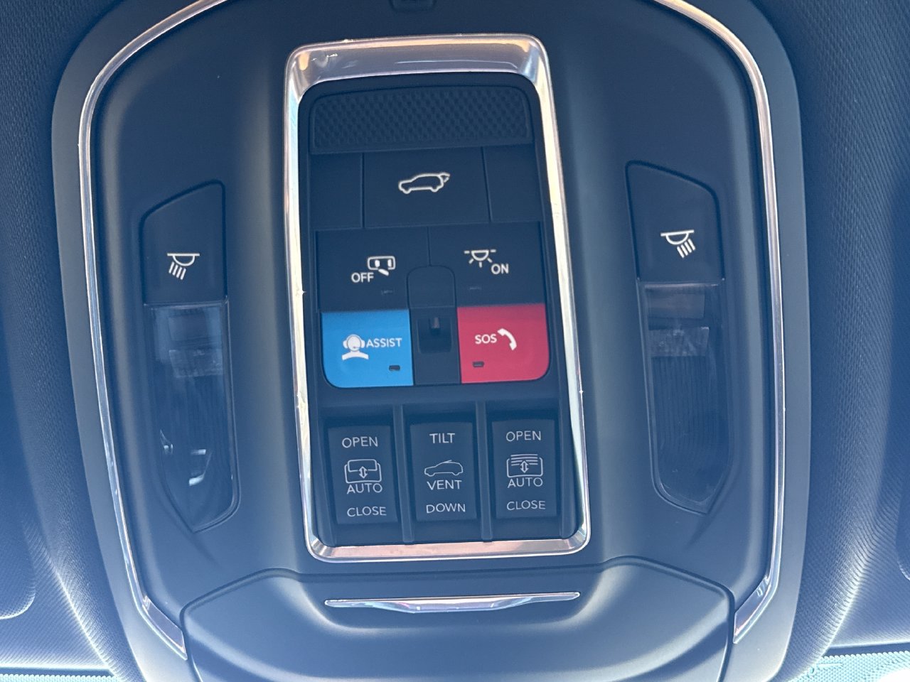 Certified 2025 Jeep Grand Cherokee L Summit w/ Obsidian Package AWD/4WD image 33