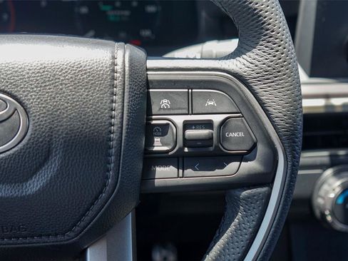 Used 2025 Toyota Tacoma TRD Sport AWD/4WD image 17