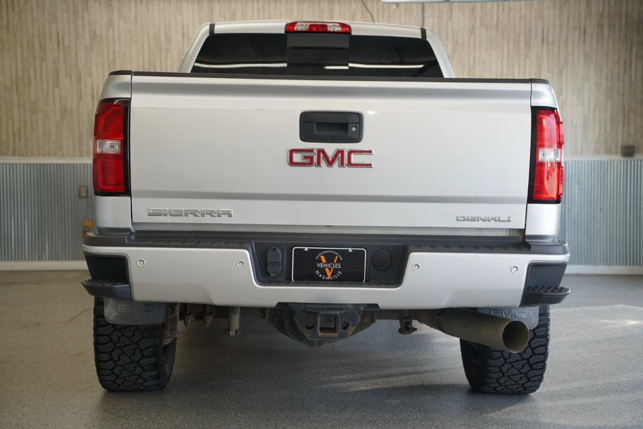 Used 2017 GMC Sierra 2500 Denali w/ Duramax Plus Package AWD/4WD image 9