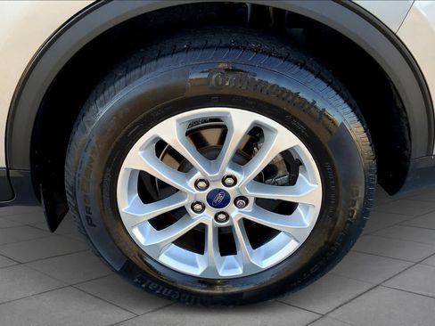 Certified 2022 Ford Escape S image 9