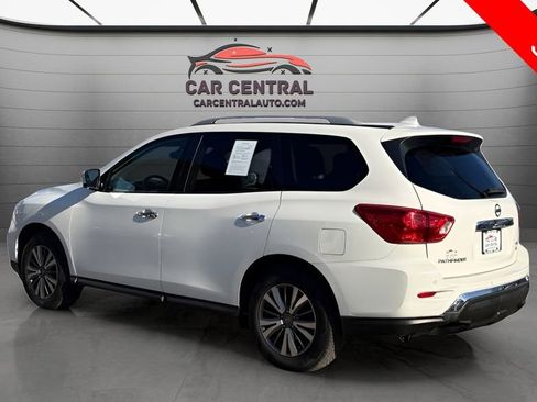 Used 2019 Nissan Pathfinder SL image 3