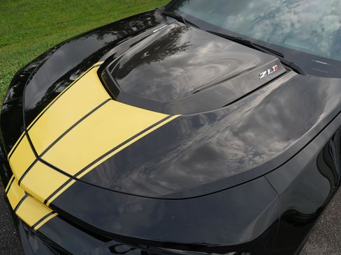 Used 2020 Chevrolet Camaro ZL1 RWD image 25