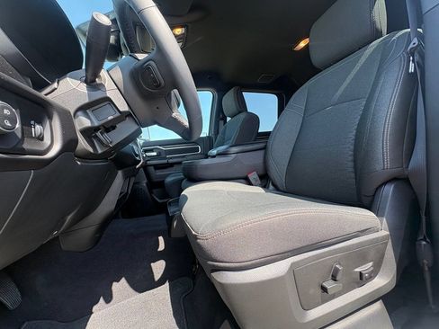 Used 2026 RAM 2500 Big Horn AWD/4WD image 12