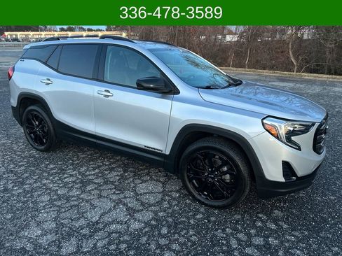 Used 2020 GMC Terrain SLE w/ Elevation Edition image 7