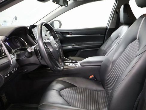 Used 2022 Toyota Camry SE image 12