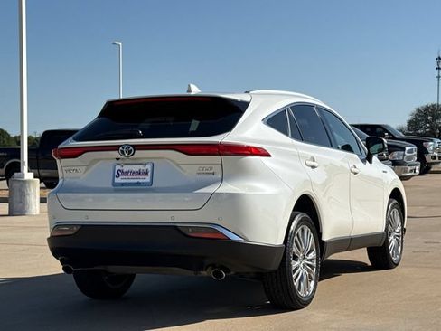 Used 2021 Toyota Venza XLE w/ Carpet Mat Package (TMS) AWD/4WD image 9