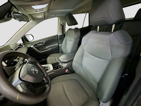 Used 2025 Toyota RAV4 XLE image 13