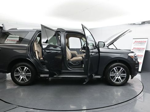 Used 2023 Ford Expedition Limited image 45