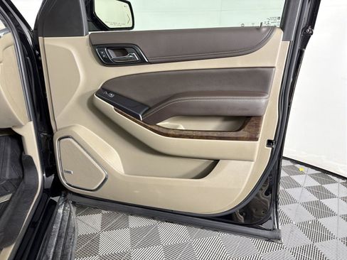 Certified 2020 Chevrolet Suburban LT AWD/4WD image 12