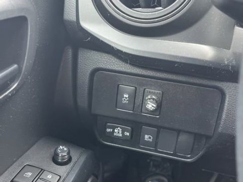 Used 2022 Toyota Tacoma SR image 12