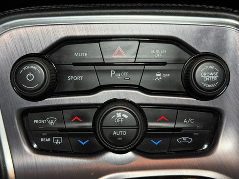 Used 2018 Dodge Challenger SXT RWD image 25