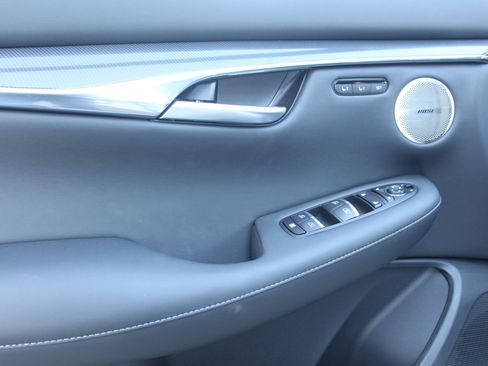 Certified 2025 INFINITI QX50 Sport image 11