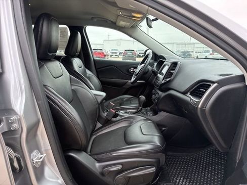 Used 2019 Jeep Cherokee Latitude Plus w/ Cold Weather Group image 54