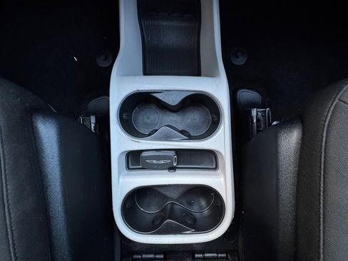 Used 2017 Chrysler Pacifica LX image 22