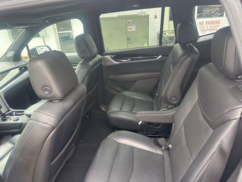 Used 2020 Cadillac XT6 Premium Luxury image 9