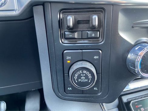 Used 2025 Ford F150 Lariat w/ Equipment Group 502A High AWD/4WD image 28