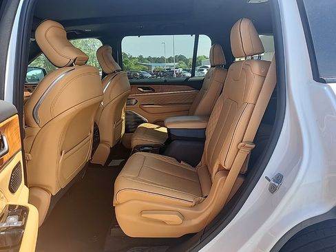 Used 2025 Jeep Grand Cherokee L Summit AWD/4WD image 26