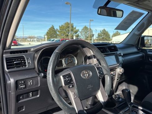 Used 2017 Toyota 4Runner SR5 image 17