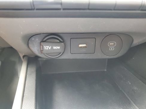 Used 2025 Hyundai Elantra SE FWD image 26