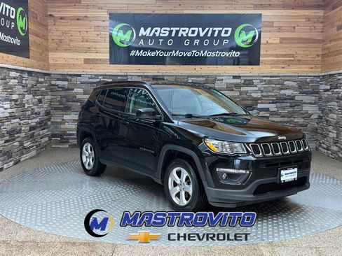 Used 2018 Jeep Compass Latitude w/ Popular Equipment Group AWD/4WD image 1