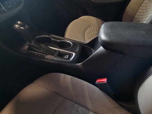 Used 2021 Chevrolet Equinox LS FWD image 26