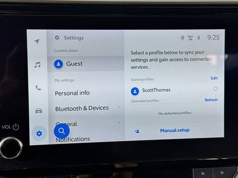 Used 2023 Toyota Highlander XLE image 38