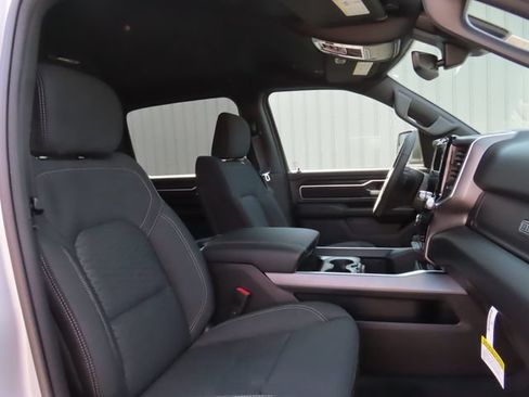 New 2026 RAM 1500 4x4 Crew Cab image 25