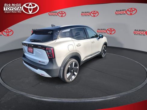 Used 2025 Nissan Kicks SR w/ Interior Electronics Package AWD/4WD image 8