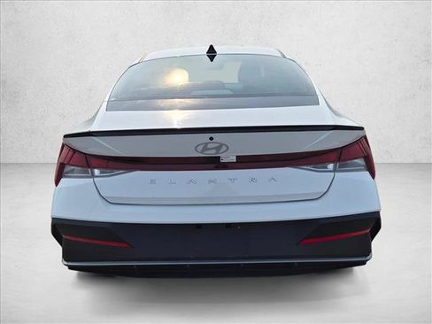 Certified 2025 Hyundai Elantra Sport FWD image 7