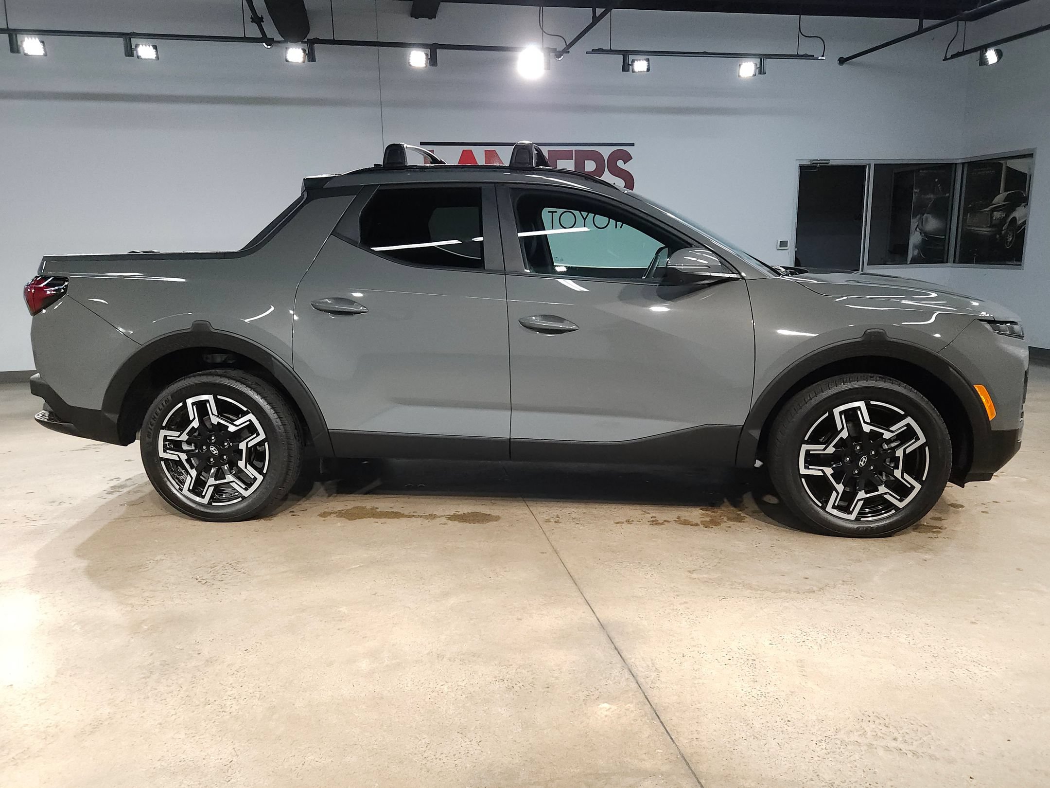 Used 2026 Hyundai Santa Cruz Limited AWD/4WD image 8