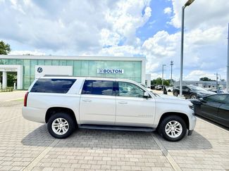 Used 2019 Chevrolet Suburban LT image 1