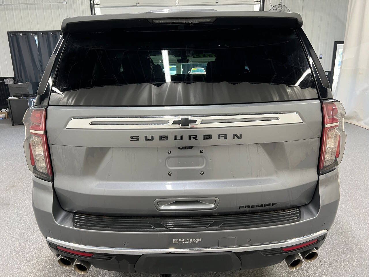 Used 2021 Chevrolet Suburban Premier w/ Premium Package AWD/4WD image 5