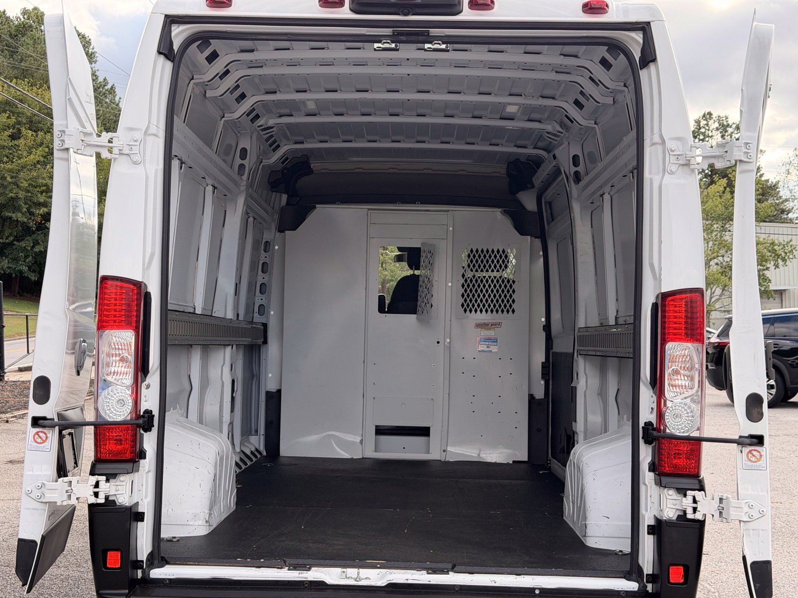 Used 2021 RAM ProMaster 2500 FWD image 9